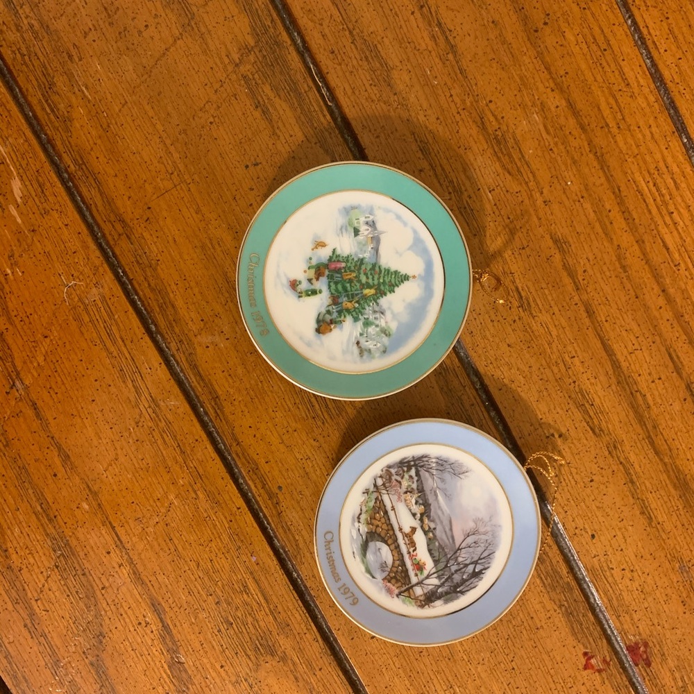 Avon collectible plates ornaments 1978 & 1979